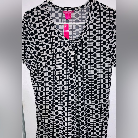 *New* Abstract Shirt - Picture 1 of 5